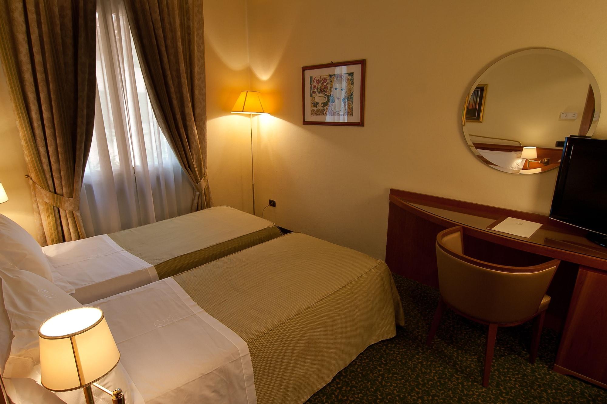 Albergo Celide Λούκα Εξωτερικό φωτογραφία
