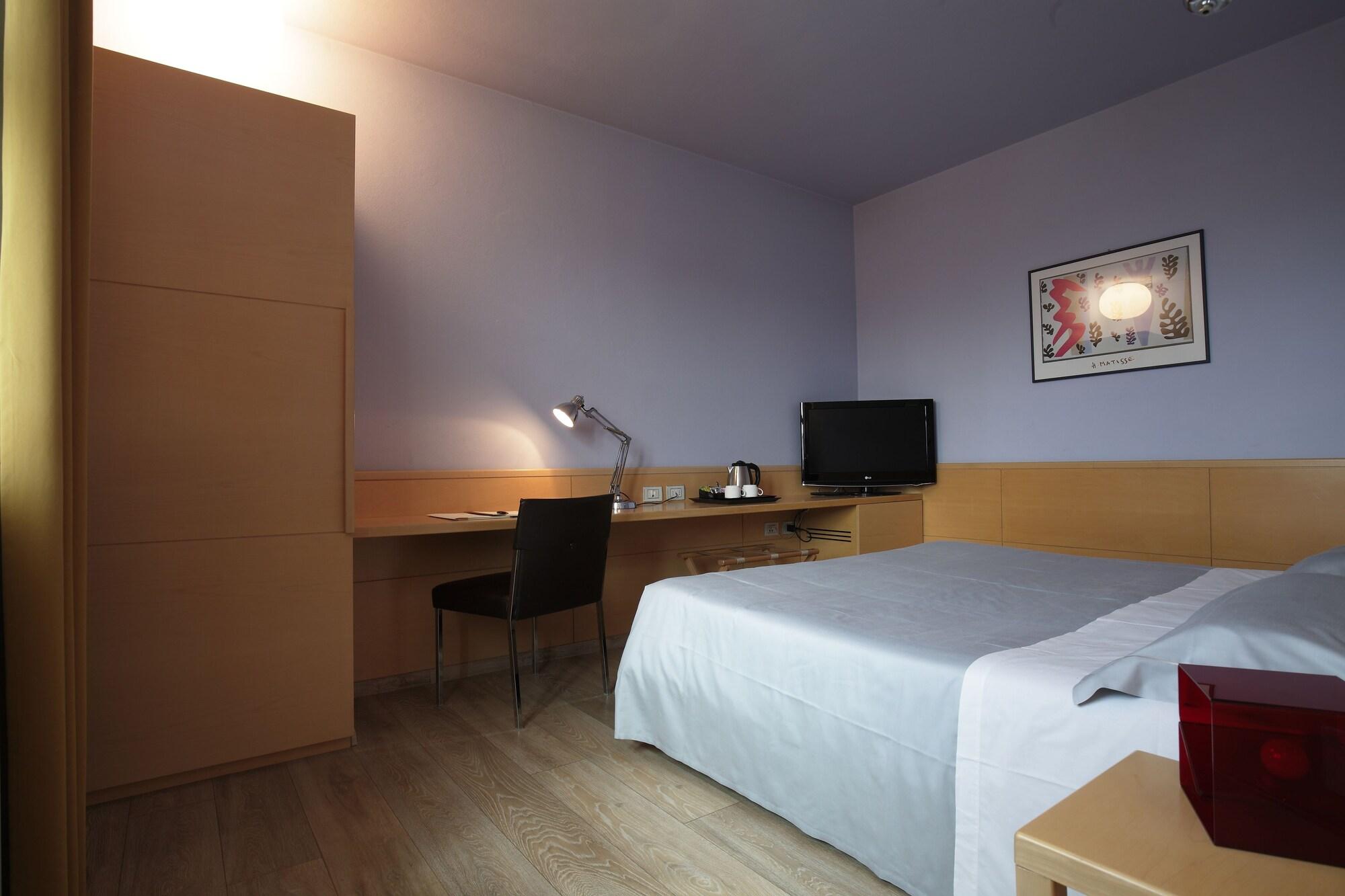 Albergo Celide Λούκα Εξωτερικό φωτογραφία