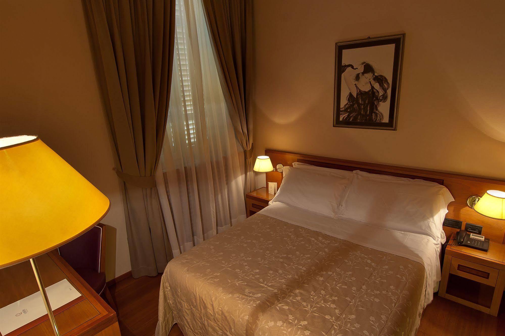 Albergo Celide Λούκα Εξωτερικό φωτογραφία